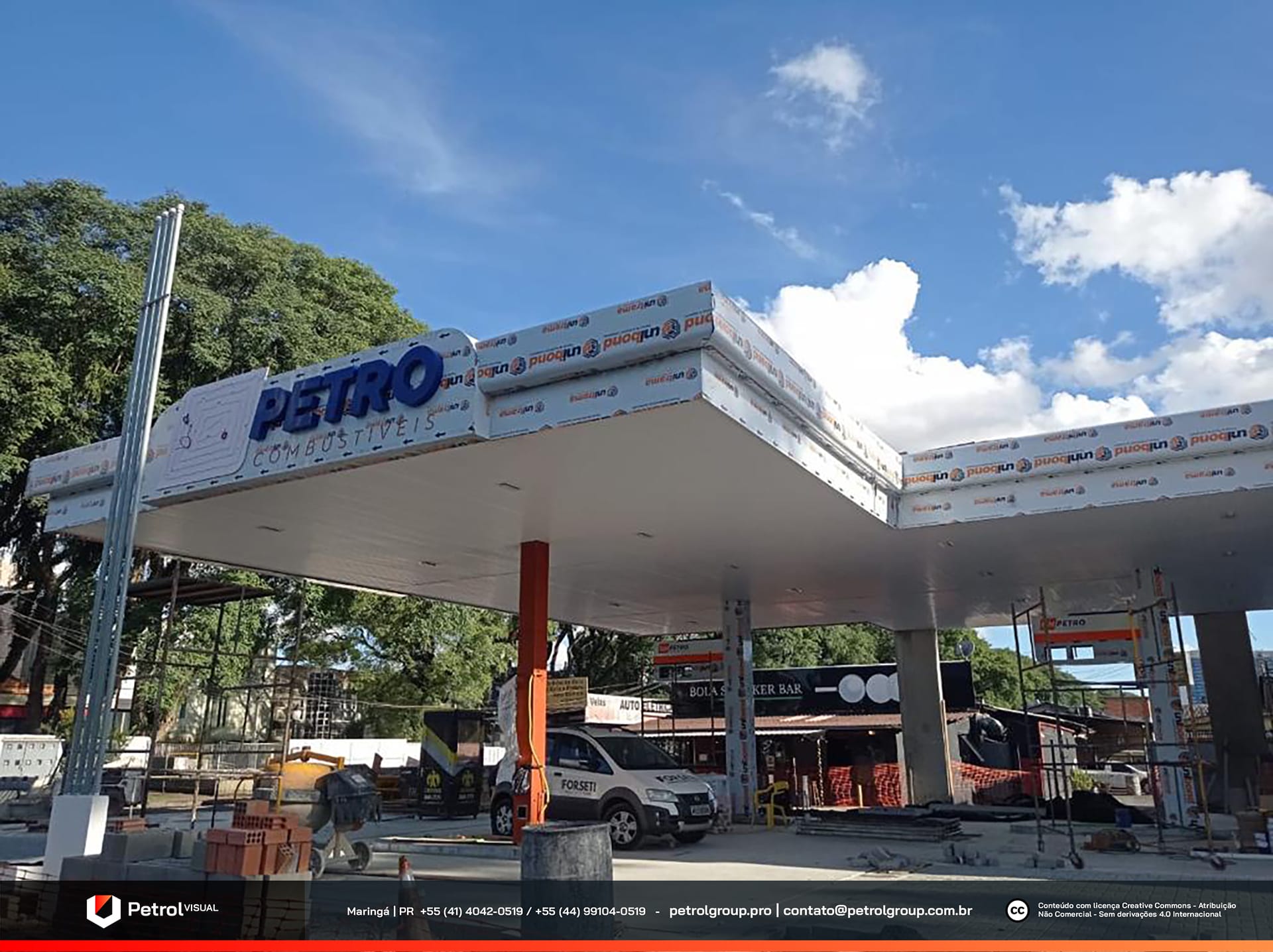 white banner gas station Nova Friburgo RJ.jpg