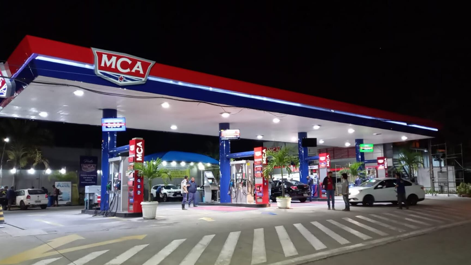 Image and façade of a fuel station