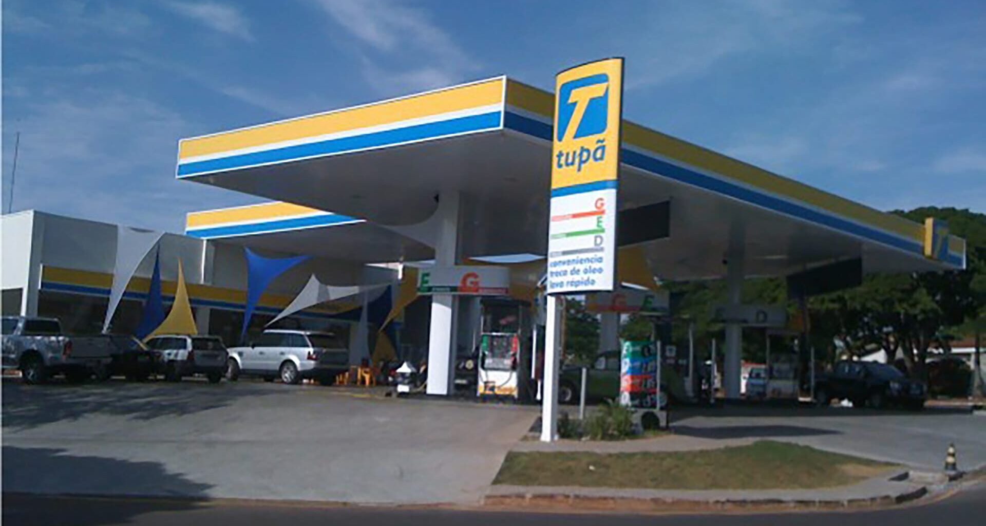 comunicacao visual Posto Tupã, posto de combustivel em Umuarama PR