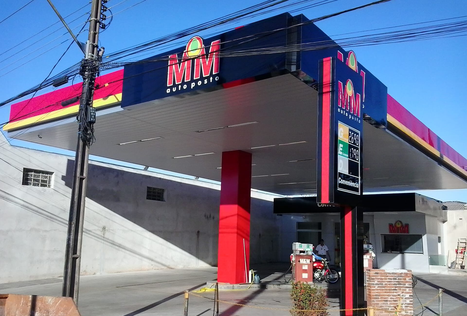 comunicacao visual Posto MM, posto de gasolina em Paranavaí PR