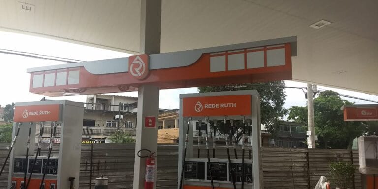 comunicacao visual Rede Ruth, posto de combustivel em Belford Roxo RJ