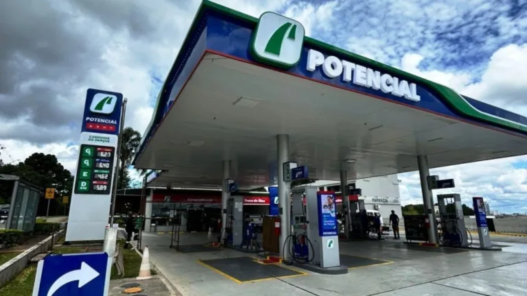comunicacao visual Posto Potencial, posto de combustivel em Curitiba PR