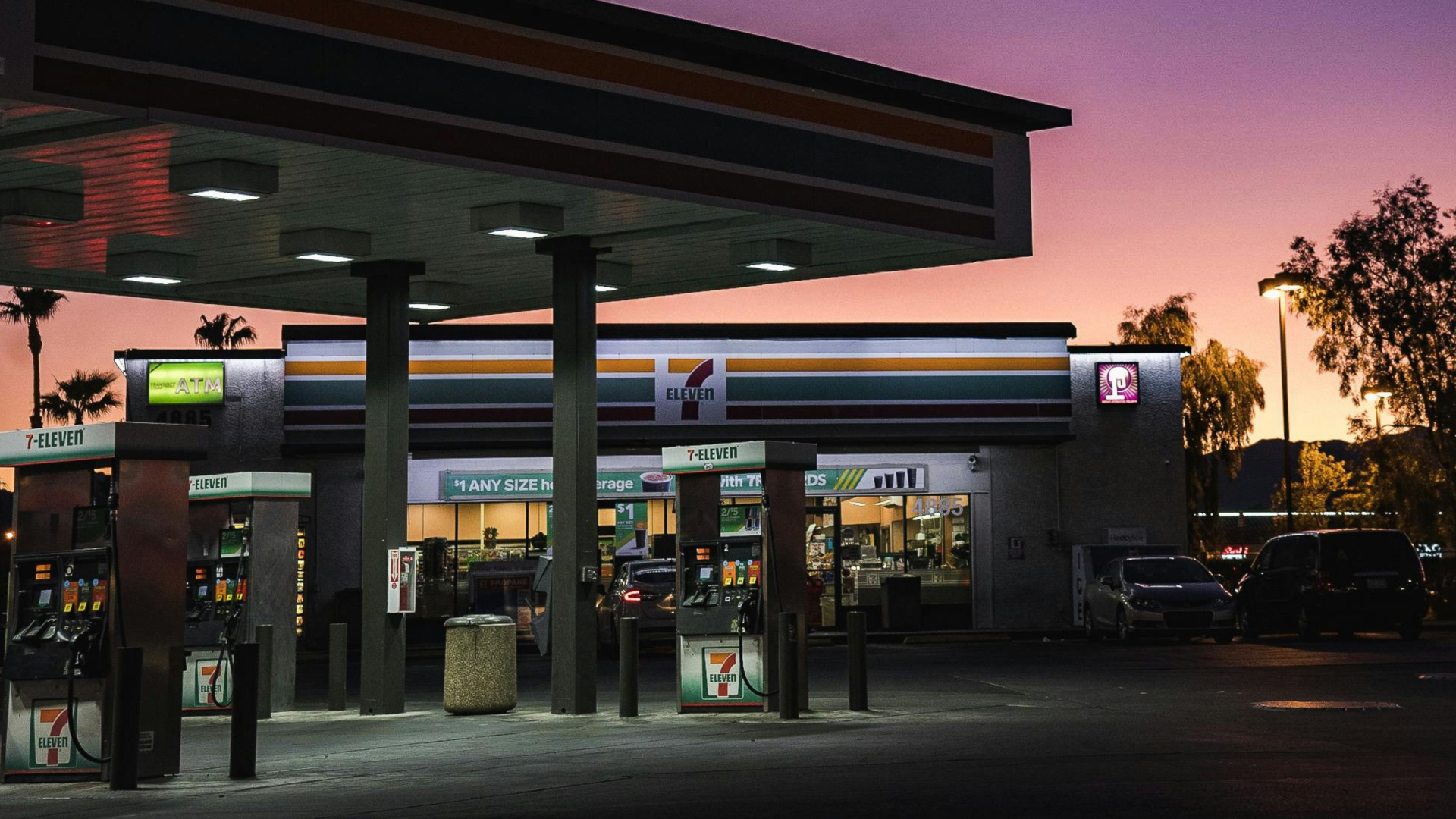 Loja de conveniência 24 horas no posto